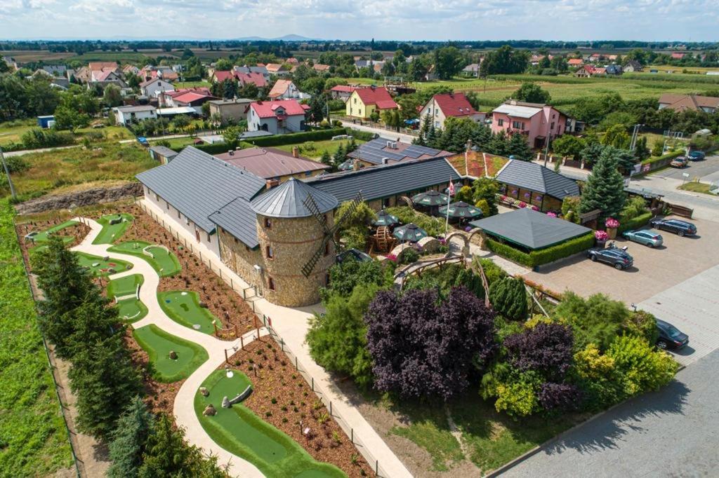 Karczma Michelle Hotel Jankowice  Kültér fotó